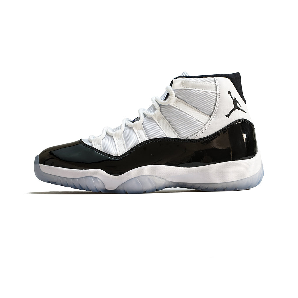 Jordan 11 retro black and white sale