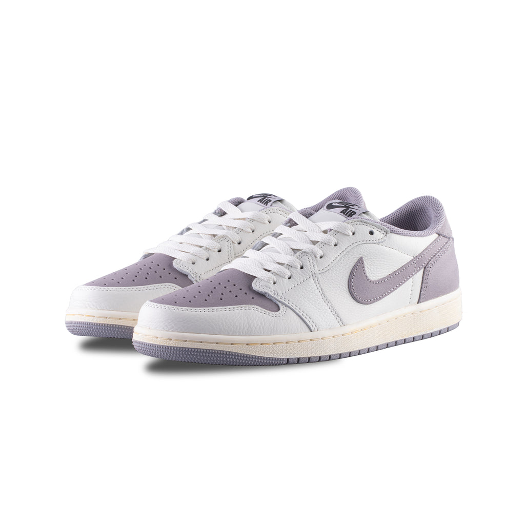 Air Jordan 1 Retro Low OG (Sail/Black-Atmosphere Grey) – amongst