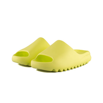 adidas - Yeezy Slide (GLWGRN/GLWGRN/GLWGRN) – amongst few